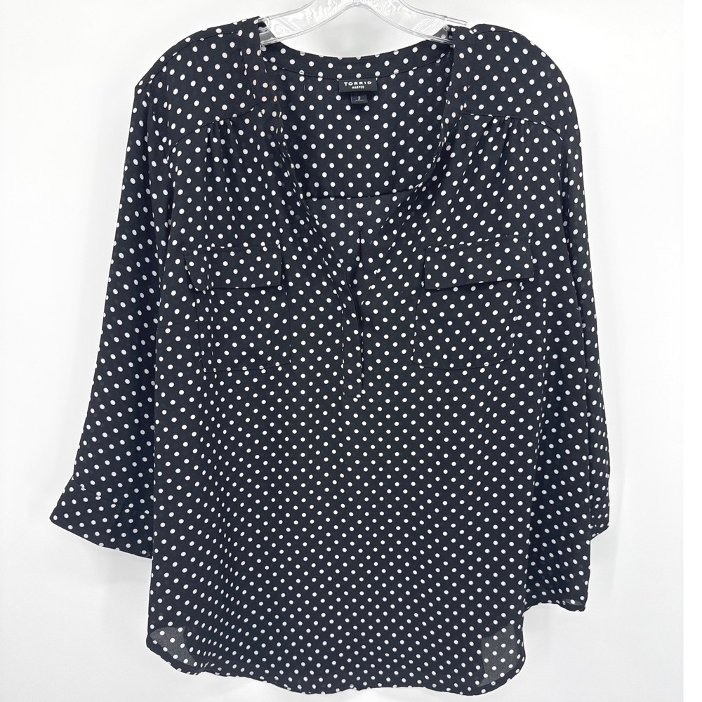Torrid Womenโ Blouse 2 Black Polka Dot Harper Roll Tab Sleeve V-Neck Top